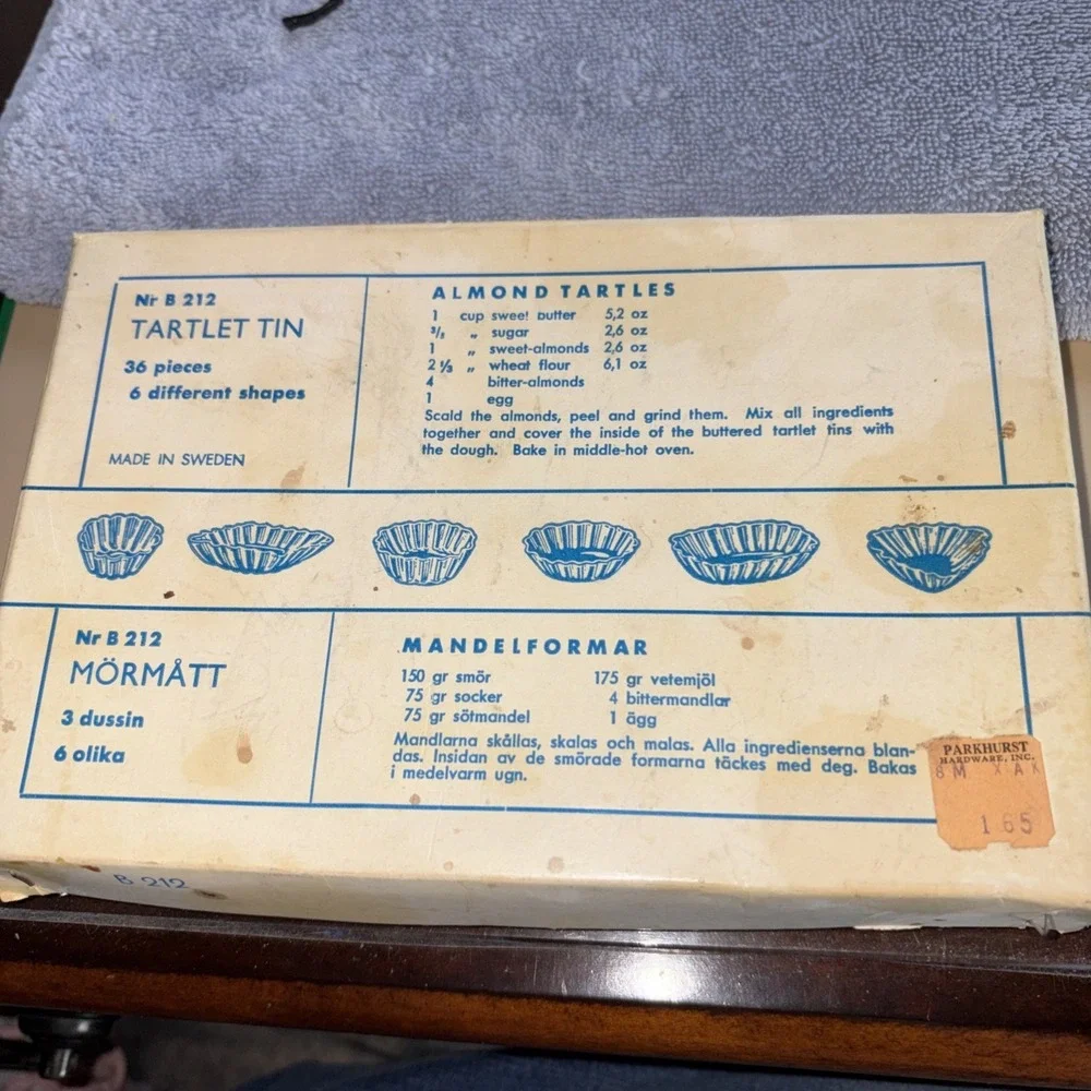 Tartlet Tins Mormatt 36 Pieces 6 Shapes New In Original Box Made in Sweden